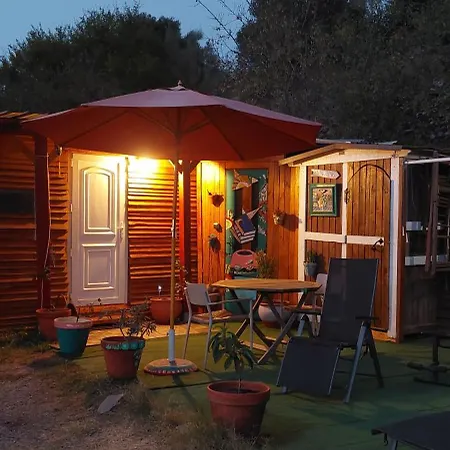 La Caravana De Sara Glamping *